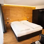 Elite Alpine - & Breakfast Hotel 4*
