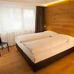 Elite Alpine - & Breakfast 4*